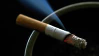 国会议员建议法律吸烟年龄从18比21升起