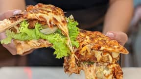 Aussie Restaurant推出了1公斤披萨汉堡挑战，这是很多食物