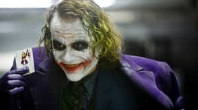 Heath Ledger作为Joker在过去的21年中投了最具标志性的电影时刻