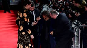 阿尔·帕西诺（Al Pacino）在BAFTA红地毯上翻滚
