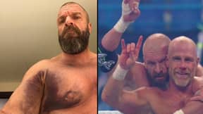 Triple H撕开胸肌后，分享了严峻的照片