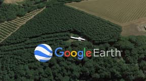 Google Earth：在Google地图上揭示的森林中间飞机的奥秘