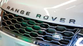 Range Rover驾驶员抓住了超速，告诉警察她“允许12分”