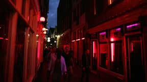 阿姆斯特丹当局揭示了远离城市的“色情中心”的计划