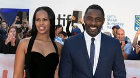 伊德里斯·埃尔巴（Idris Elba）在放映他的新电影时向女友求婚