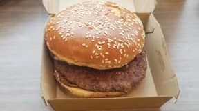 澳大利亚西部一名男子试图将一个含冰毒的汉堡走私到酒店隔离区