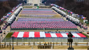 乔·拜登（Joe Biden）就职典礼上的国家购物中心（National Mall）举行了200,000旗