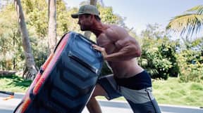 Chris Pratt恳求克里斯Hemsworth'停止锻炼'