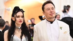 格莱姆斯说，她从埃隆·马斯克（Elon Musk）分开后开始了“女同性恋太空公社”