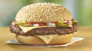 麦当劳现在正在出售辛辣的四分之一磅汉堡