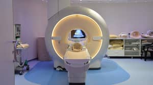 医院正在使用乐高MRI扫描仪来帮助那些紧张的孩子