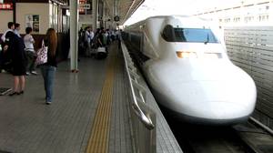 日本火车公司在火车早期25秒后道歉