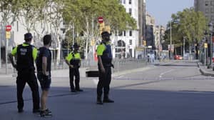 警方将巴塞罗那货车袭击视为“恐怖”，因为有13人确认死亡