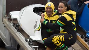 牙买加女子的博巴利队参加他们的第一个冬季比赛