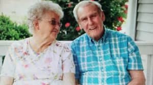 妻子在70年的丈夫之后死了伤心时刻