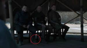 Thrones Finale的游戏在拍摄期间看到塑料水瓶留在套件上
