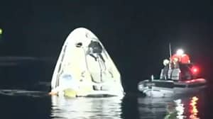 SpaceX完成了1968年阿波罗8号以来的首次夜间溅落着陆