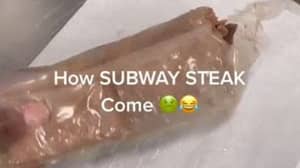 地铁工作人员展示上餐前的肉是什么样子的