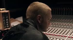 稀有镜头首次在录音室中显示Aminem和Dre Dre