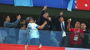 迭戈马拉多纳在阿根廷比赛中解释了抗议 - 他充满了白葡萄酒