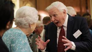 女王和David Attenborough在ITV纪录片中分享了一个笑话