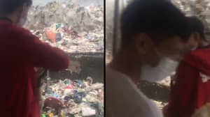 塑料垃圾捶打到菲律宾海湾的岸边