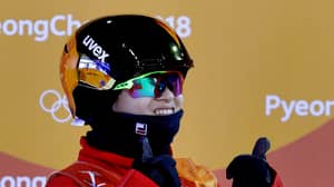奥运评论员称中国滑雪者“长得一样”
