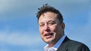Elon Musk揭示了Tesla是“大约一个月”的破产