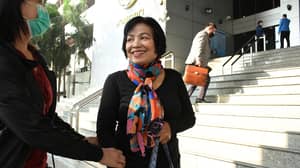 泰国的妇女收到批评君主制的记录43岁的监狱判决