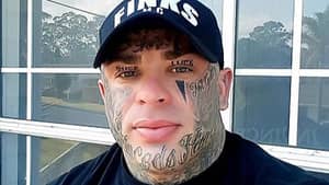 澳大利亚比基与面孔纹身说“无罪”被判处3年的监狱