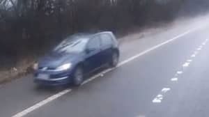 汽车拍摄的车辆错误地拍摄了高速公路的错误一侧