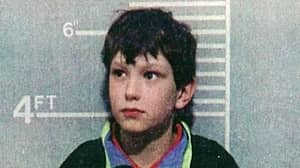 警察在笔记本电脑上发现'Pedophile'手册后，Jon Venables送到监狱