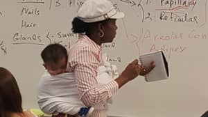 在学生找不到保姆后，Uni讲师在课堂上携带婴儿