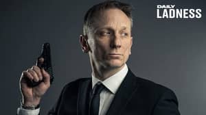 詹姆斯·邦德（James Bond）看起来不允许在没有时代，因为他看起来很像丹尼尔·克雷格（Daniel Craig）