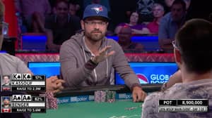 两名扑克玩家有一个非常激烈的讨论，同时玩560万美元