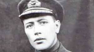 阴谋论者认为二战时期的加拿大战斗机飞行员是埃隆·马斯克