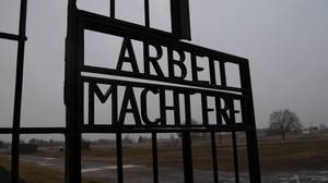 德国检察官向100岁男子指控3,518次谋杀罪名