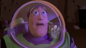 Tim Allen已经为Buzz Lightyear完成了他的线条，并表示我们将“爱”玩具故事4