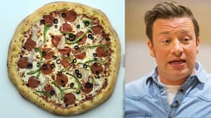 人们绝对为杰米·奥利弗（Jamie Oliver）提议将两个比萨饼报废