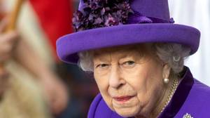 女王回应了哈利和梅根从成为高级皇室成员退后一必威备用网步的消息