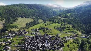 一个凉爽的瑞士山镇，提供年轻人50万英镑才能住在那里