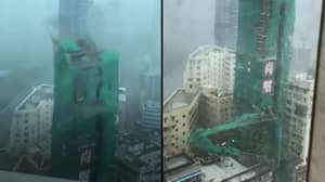 超强台风摧毁了香港22层大楼的起重机