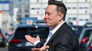 Elon Musk削减了Tesla Model S的价格只是为了LOLS