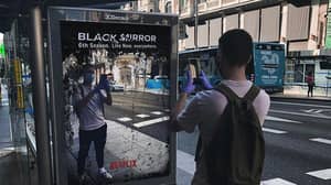 广告出现说黑色镜子第6季是“现在的生活，到处”