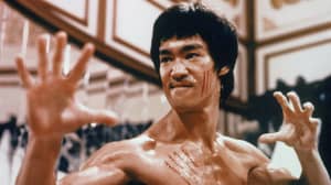 Bruce Lee的双手指俯卧撑仍然不败