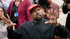 Kanye West责备“发短信太多”的手伤