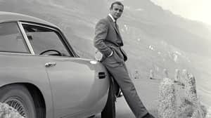 詹姆斯·邦德（James Bond）生产商向肖恩·康纳利爵士致敬
