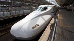 日本火车公司为火车提前20秒而道歉
