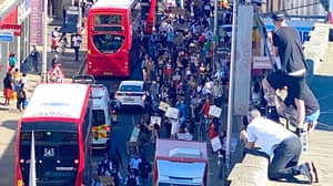黑人生命问题抗议者因乔治·弗洛伊德之死走上伦敦街头