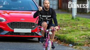 曼彻斯特爸爸周期从格拉斯哥骑自行车的骑自行车的慈善机构
